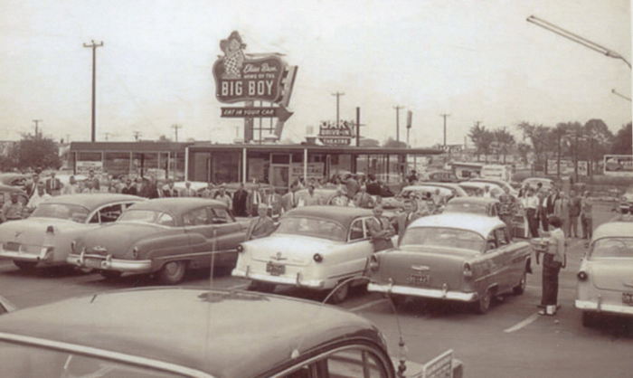 Big Boy Restaurants (Elias Brothers, Elias Bros) - Oak Park (newer photo)